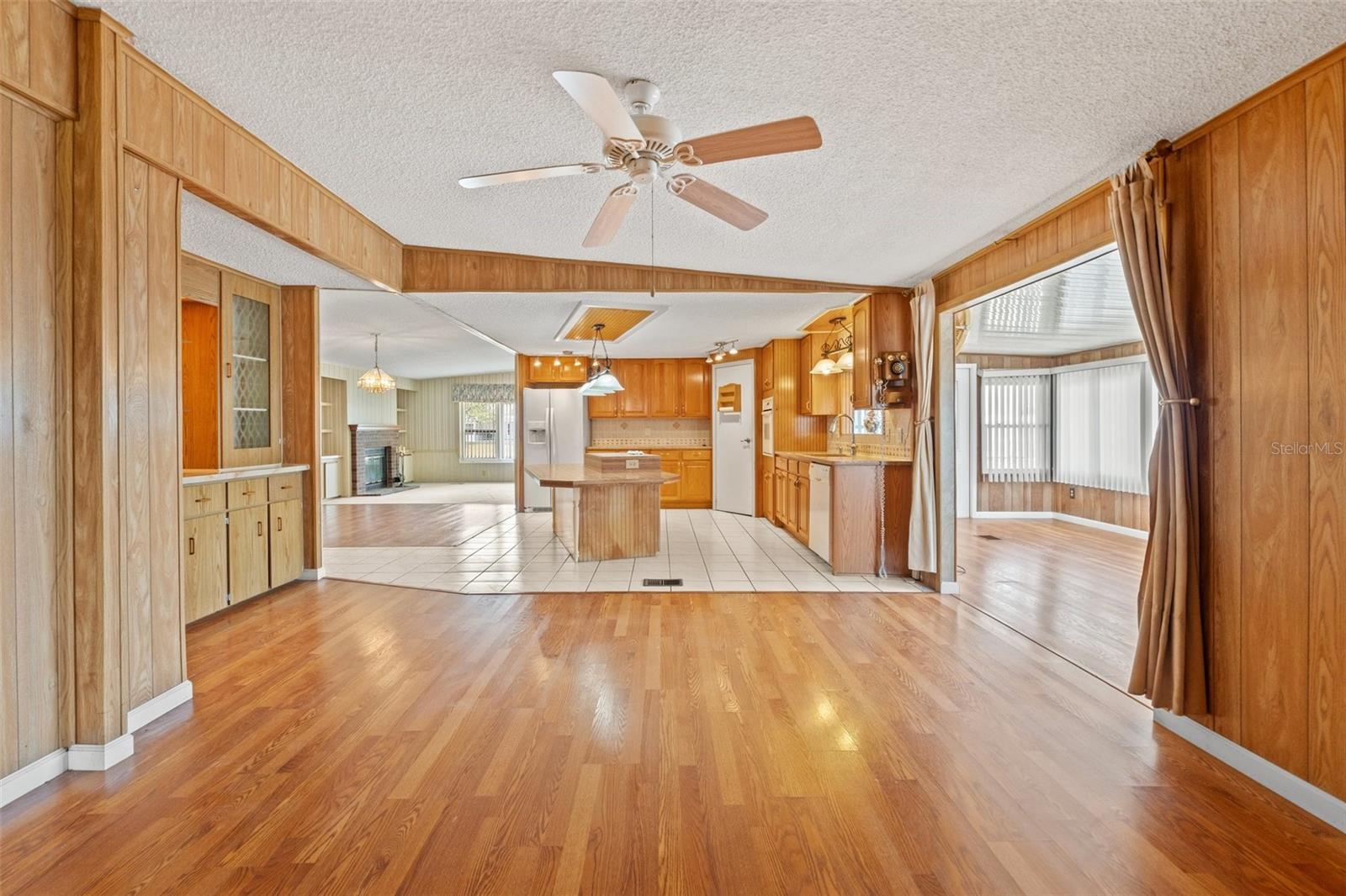 Image 17 of 40 For 14823 Rialto Avenue