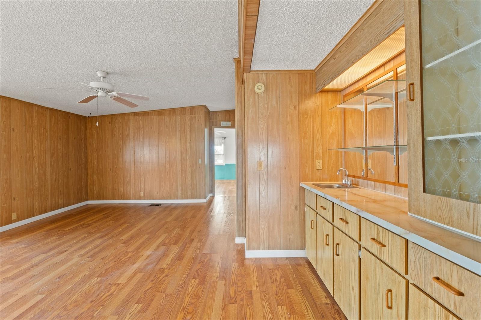 Image 30 of 40 For 14823 Rialto Avenue