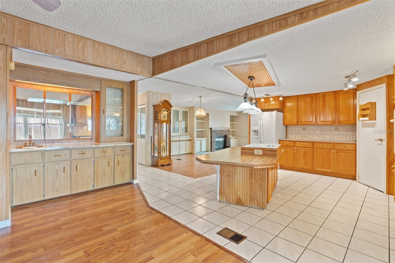 Image 31 of 40 For 14823 Rialto Avenue