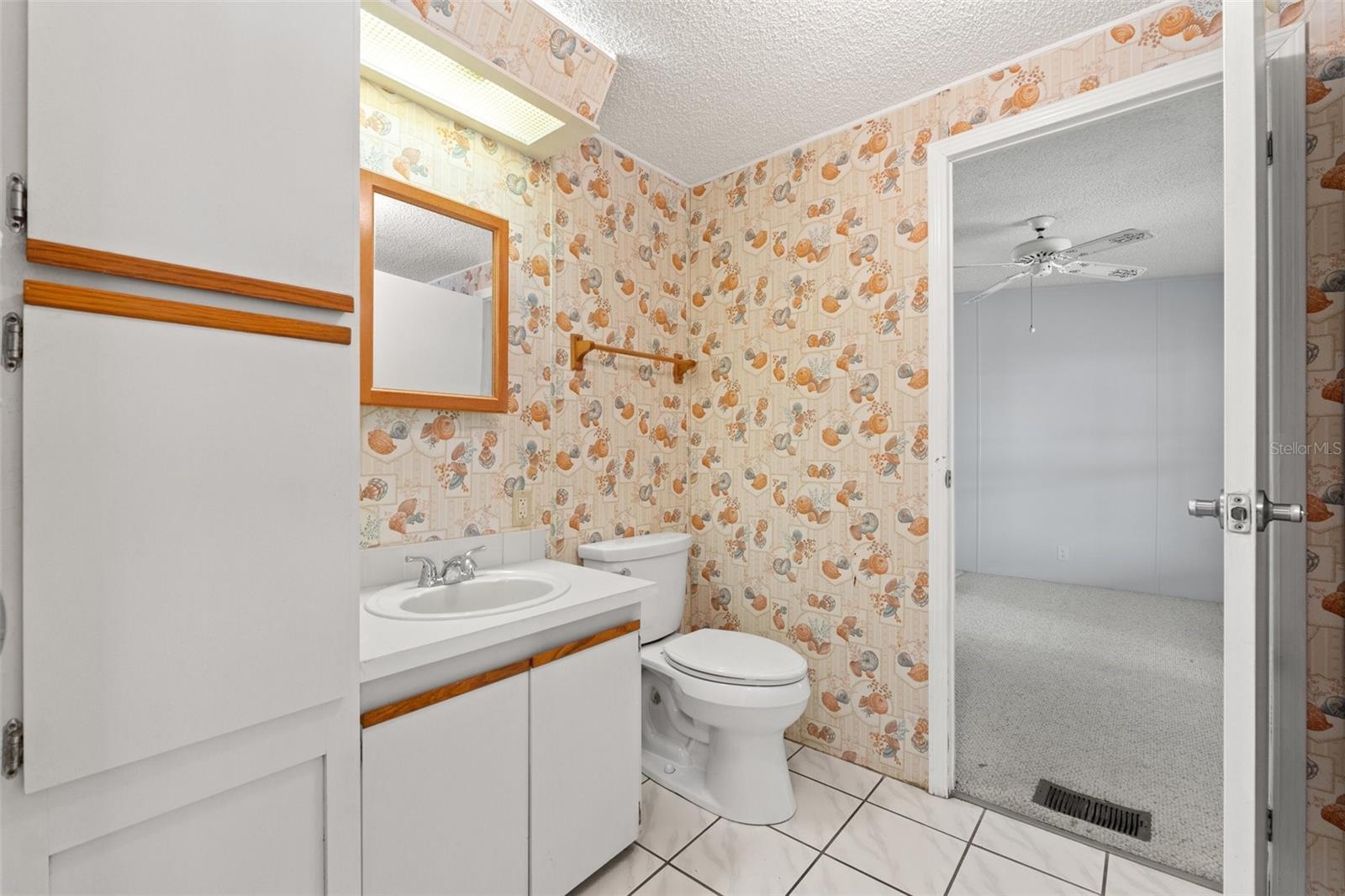 Image 6 of 40 For 14823 Rialto Avenue
