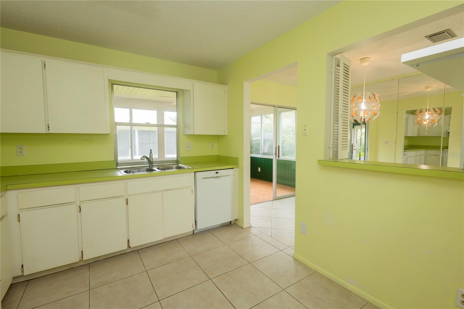 Image 10 of 41 For 8121 Casuarina Drive