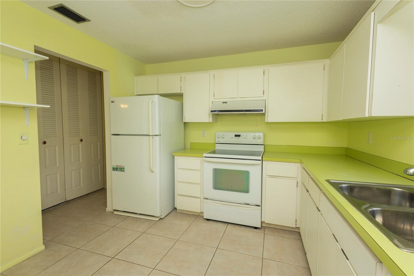 Image 15 of 41 For 8121 Casuarina Drive