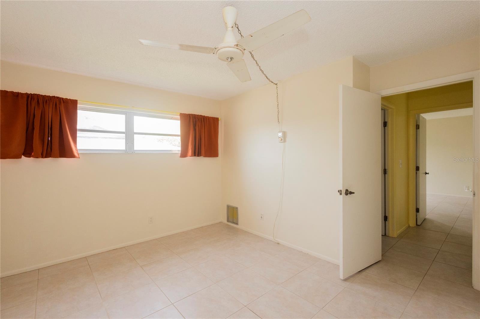 Image 19 of 41 For 8121 Casuarina Drive
