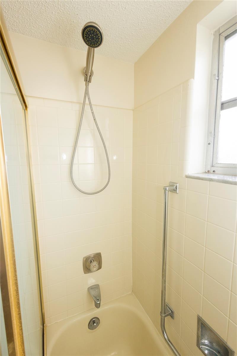 Image 21 of 41 For 8121 Casuarina Drive
