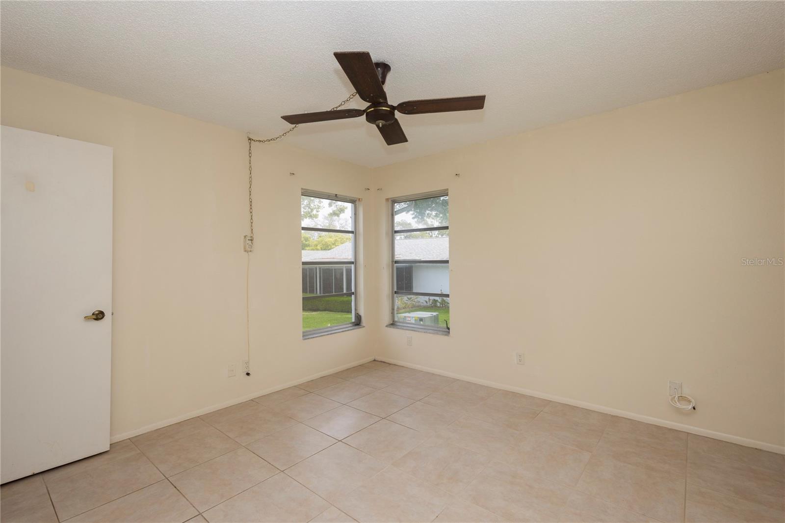 Image 23 of 41 For 8121 Casuarina Drive