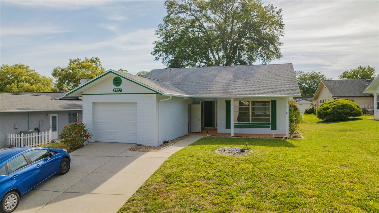 Image 3 of 41 For 8121 Casuarina Drive