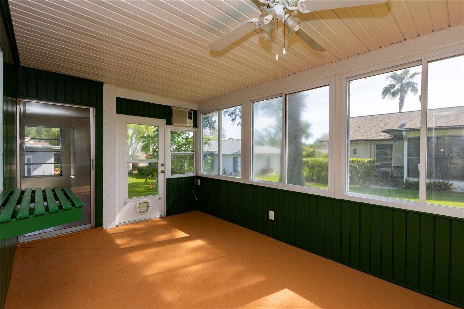 Image 32 of 41 For 8121 Casuarina Drive