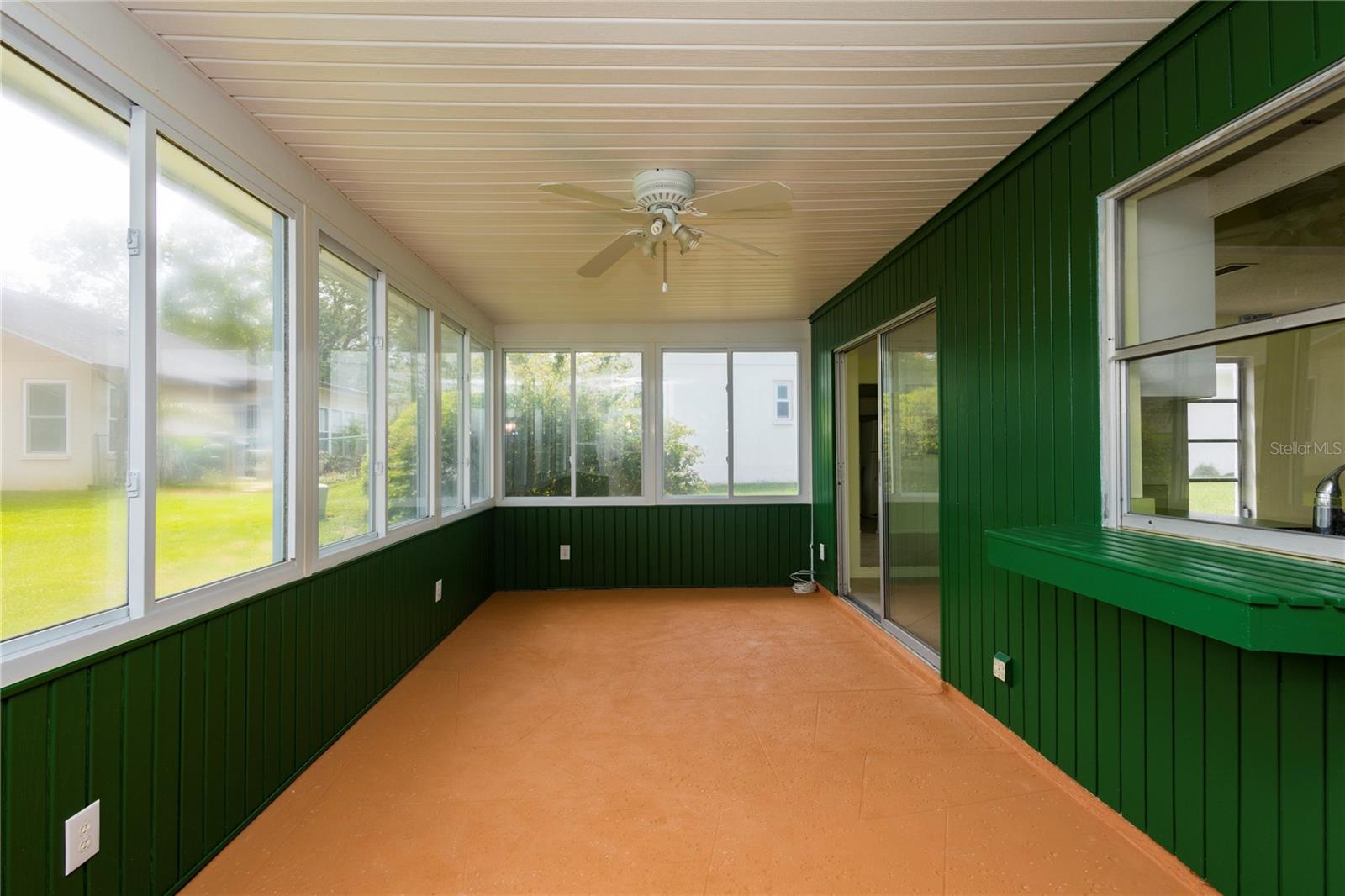 Image 33 of 41 For 8121 Casuarina Drive