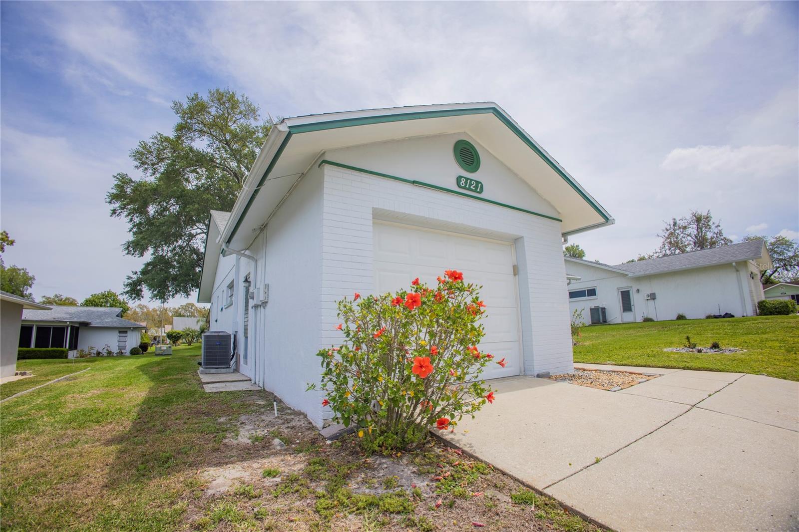 Image 4 of 41 For 8121 Casuarina Drive