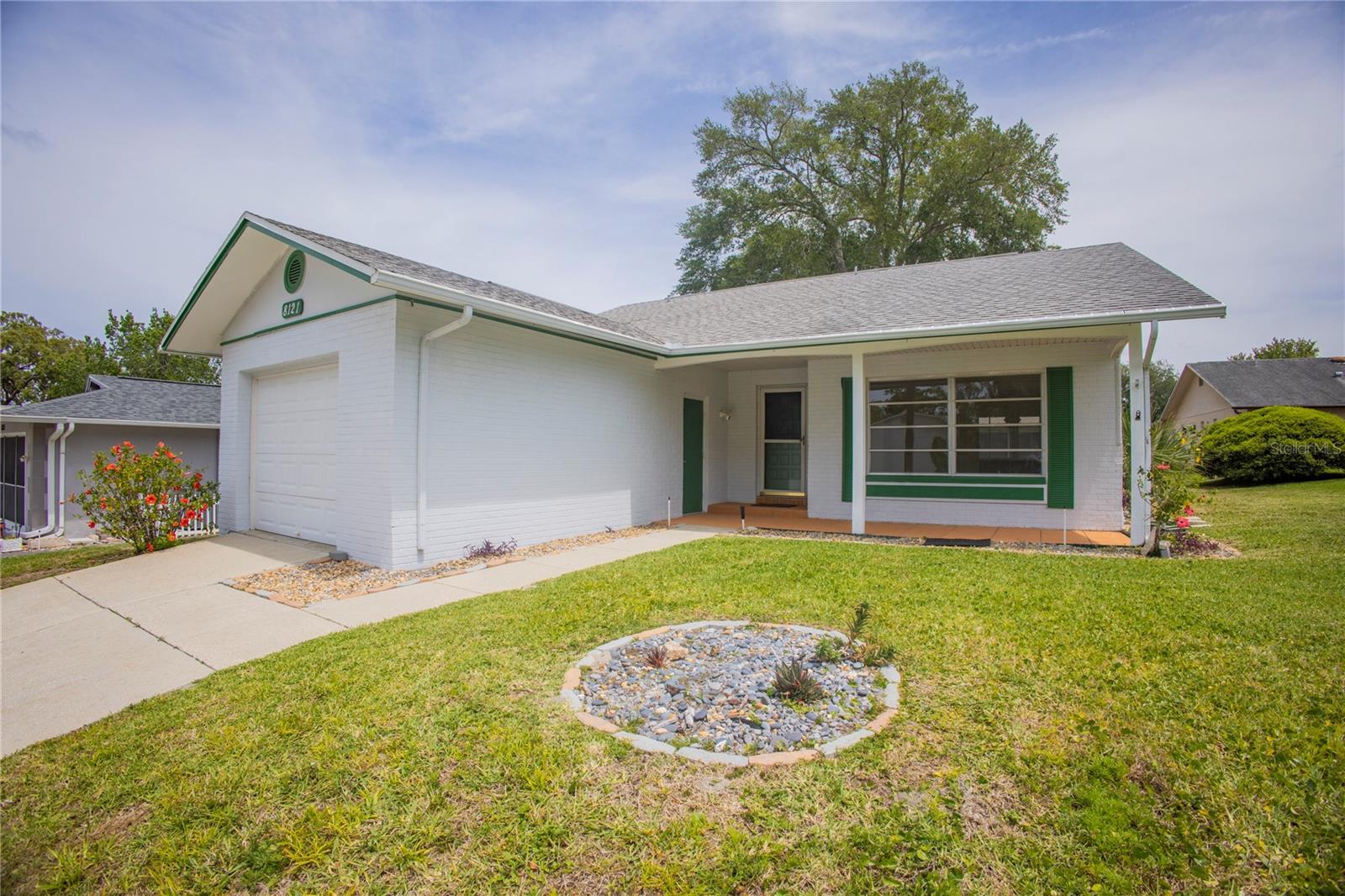 Image 5 of 41 For 8121 Casuarina Drive