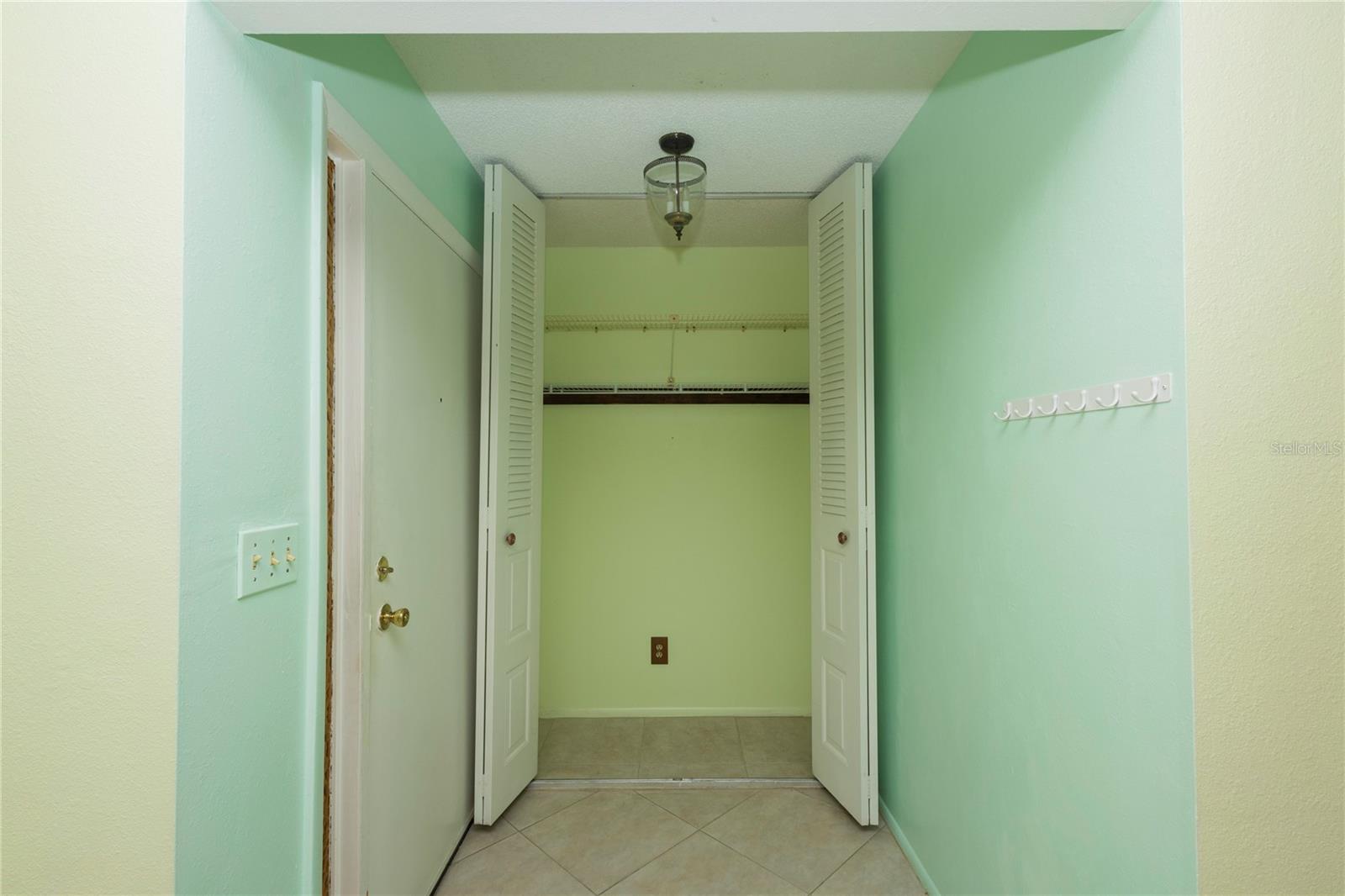 Image 7 of 41 For 8121 Casuarina Drive