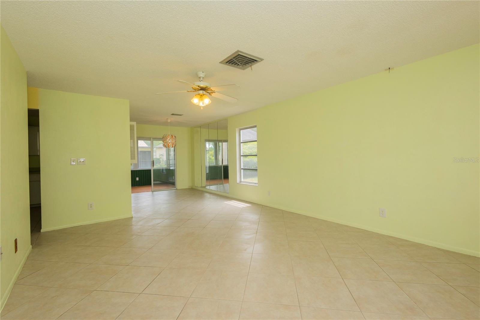Image 8 of 41 For 8121 Casuarina Drive