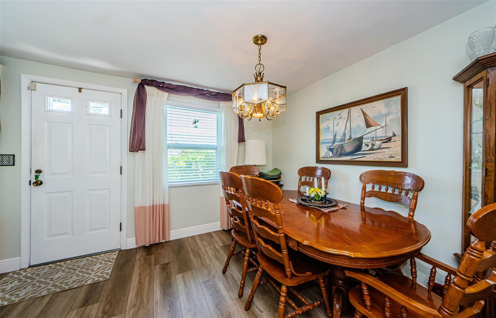 Listing photo id 18 for 4107 Glissade Drive