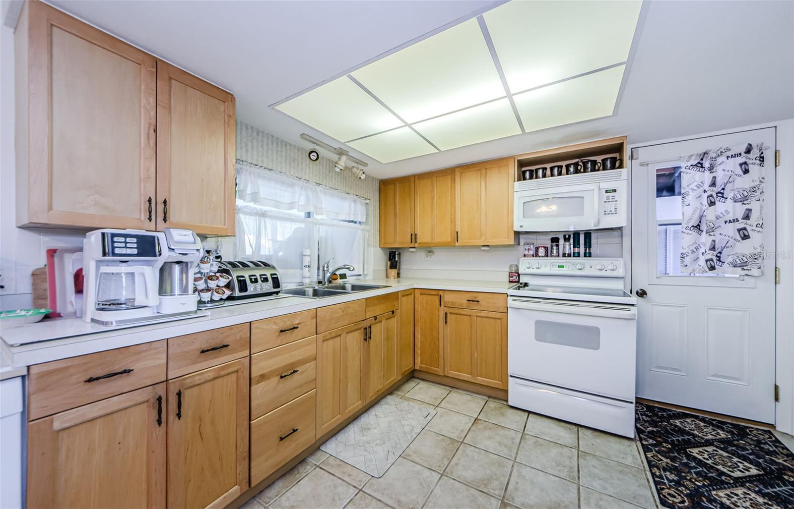 Listing photo id 20 for 4107 Glissade Drive