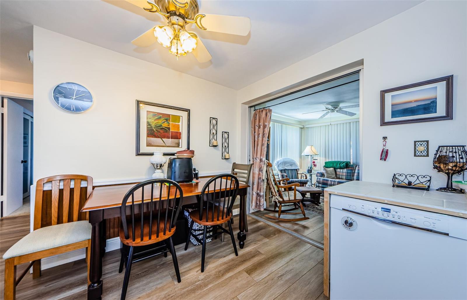 Listing photo id 26 for 4107 Glissade Drive