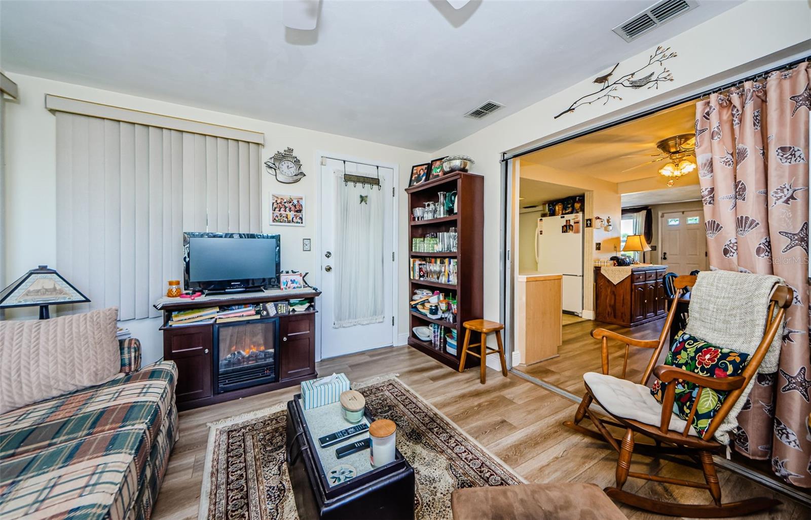 Listing photo id 32 for 4107 Glissade Drive