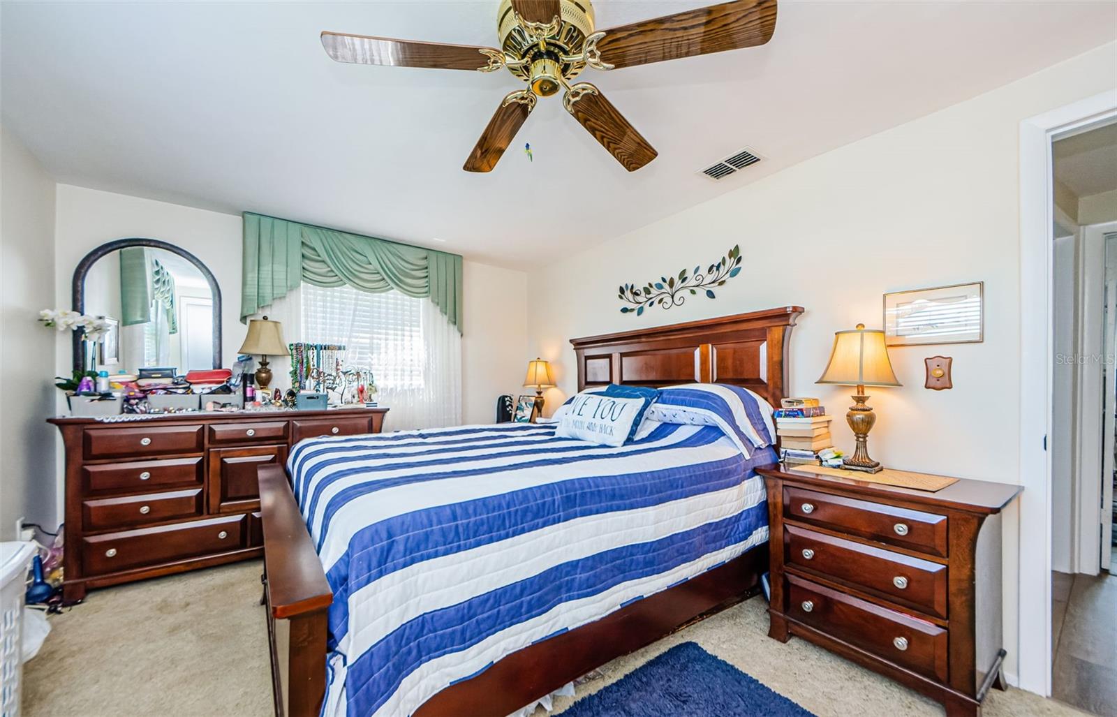 Listing photo id 35 for 4107 Glissade Drive