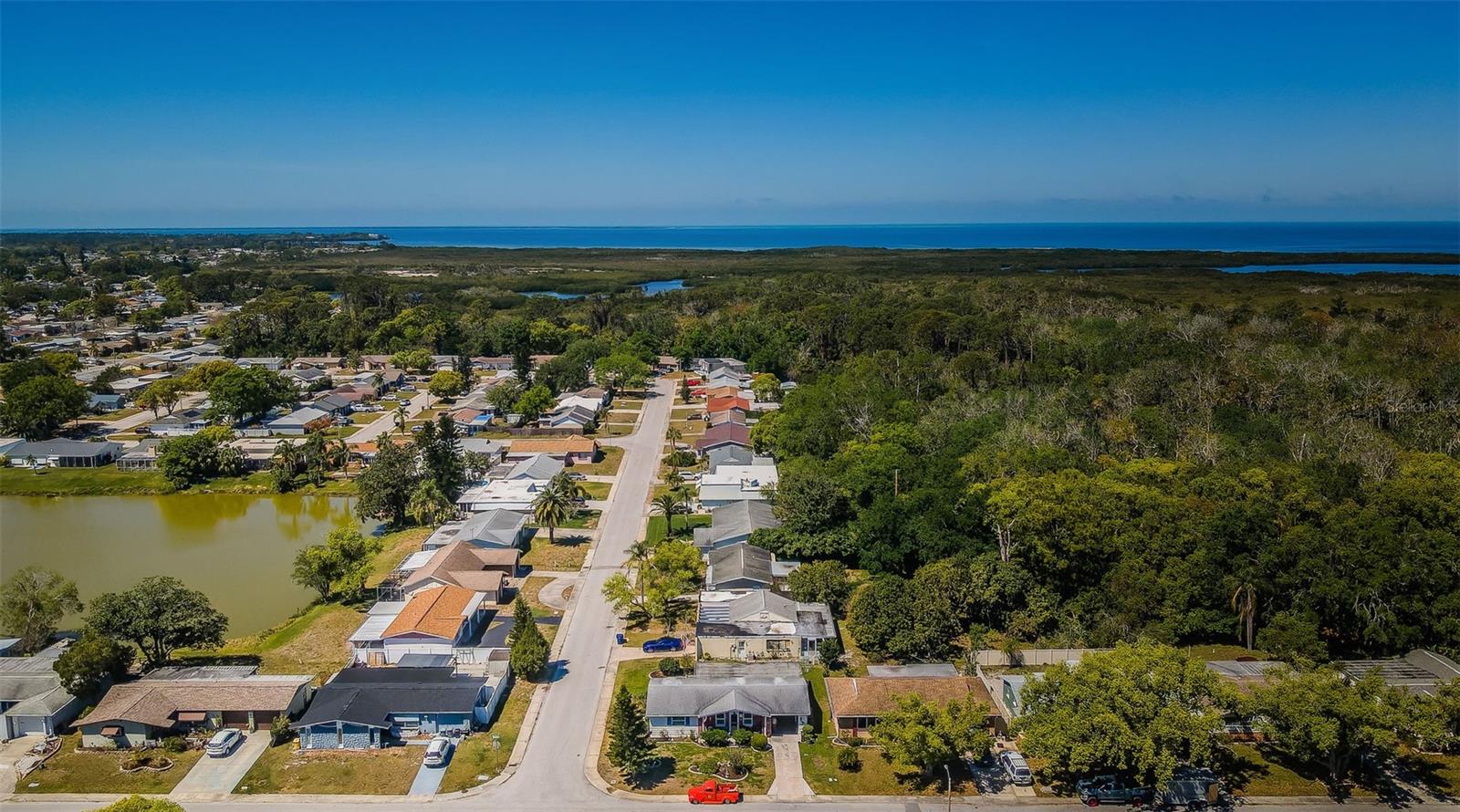Listing photo id 2 for 4107 Glissade Drive