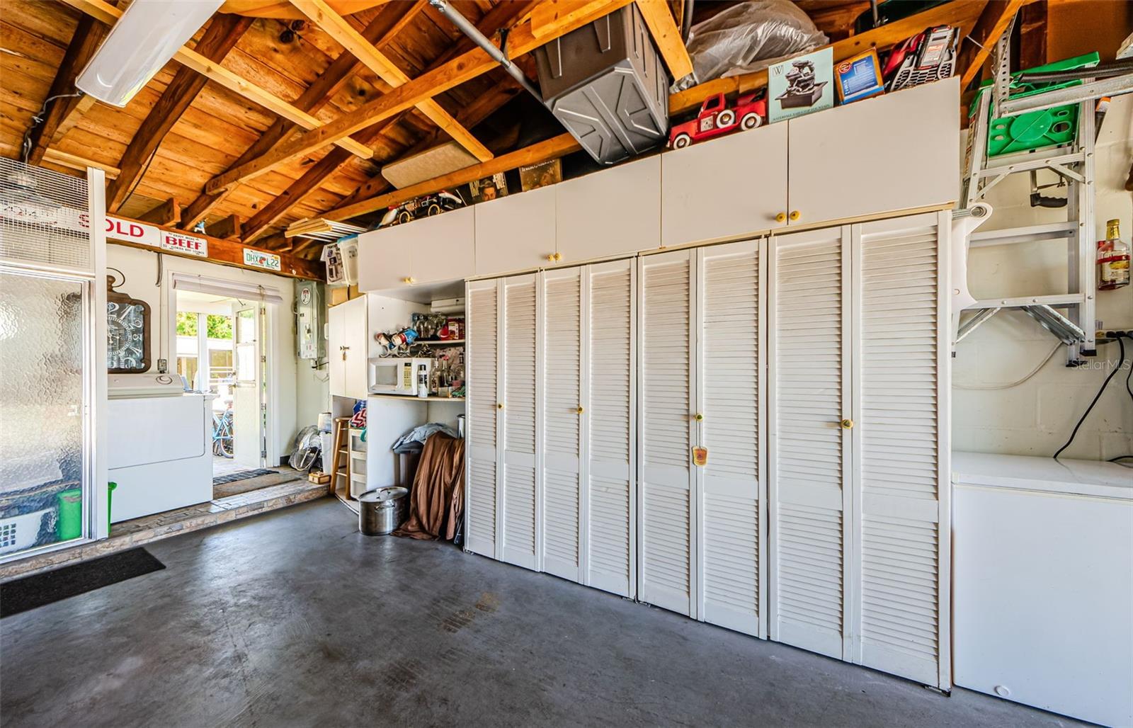 Listing photo id 41 for 4107 Glissade Drive
