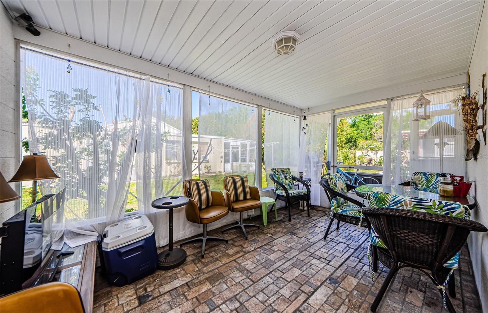 Listing photo id 43 for 4107 Glissade Drive