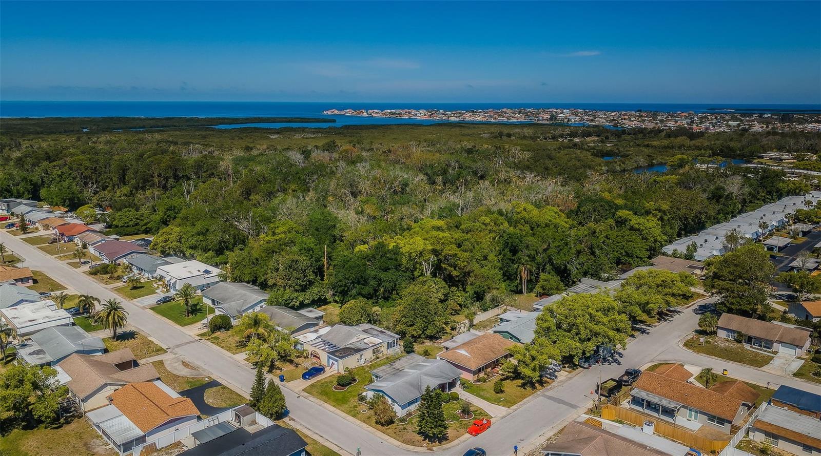 Listing photo id 4 for 4107 Glissade Drive