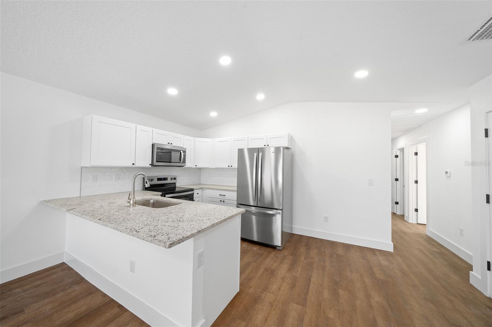 Image 10 of 24 For 3592 Arrowhead Avenue