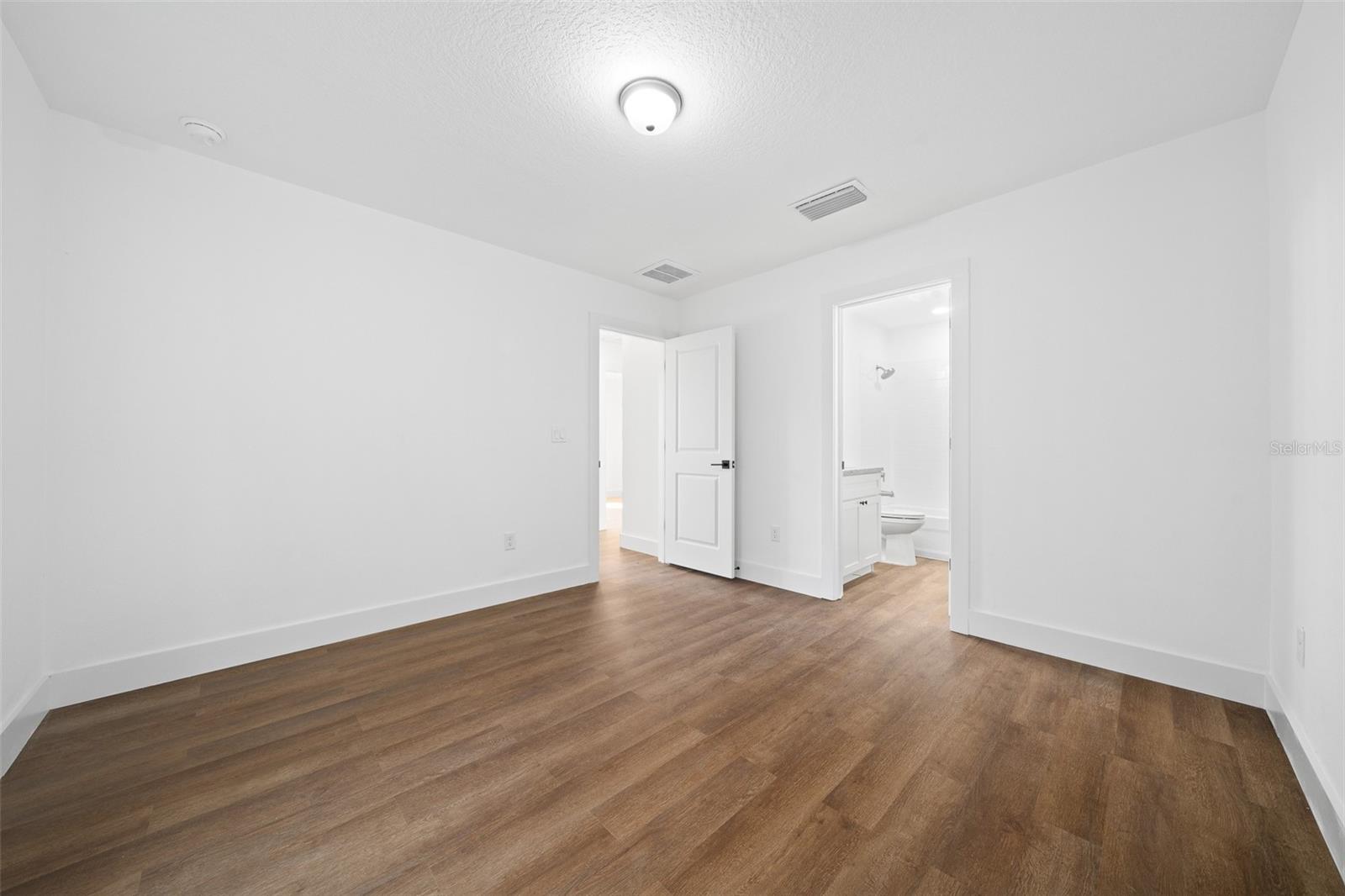 Image 12 of 24 For 3592 Arrowhead Avenue