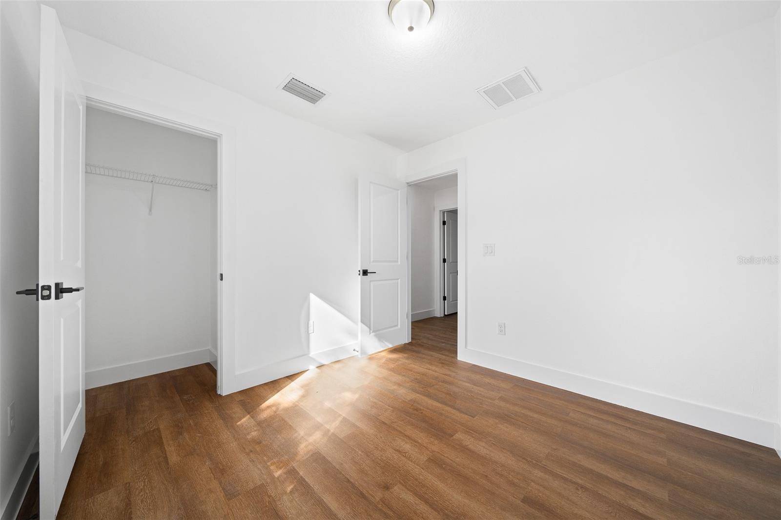 Image 17 of 24 For 3592 Arrowhead Avenue