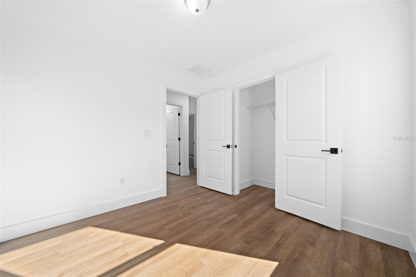 Image 22 of 24 For 3592 Arrowhead Avenue
