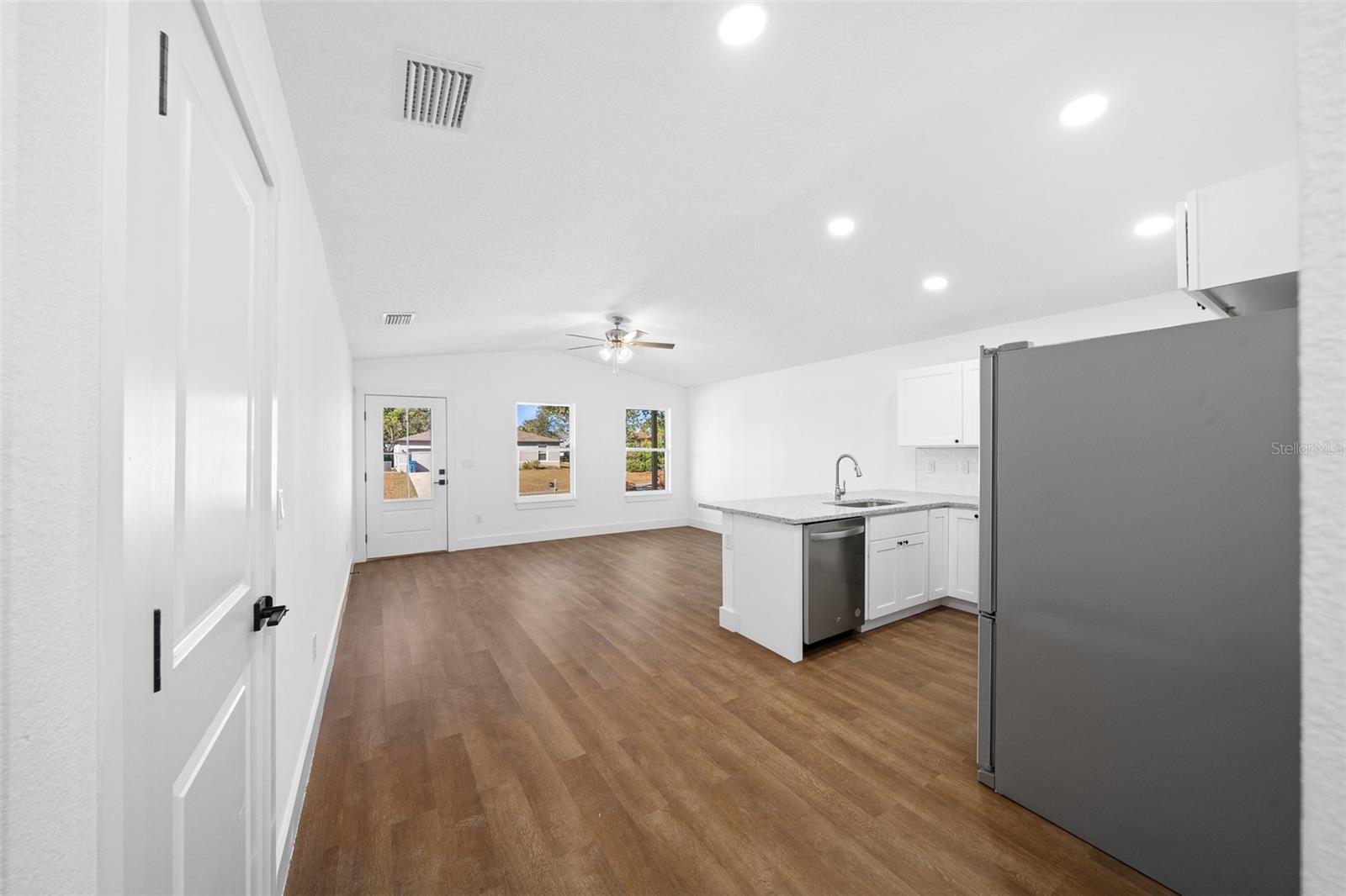 Image 6 of 24 For 3592 Arrowhead Avenue
