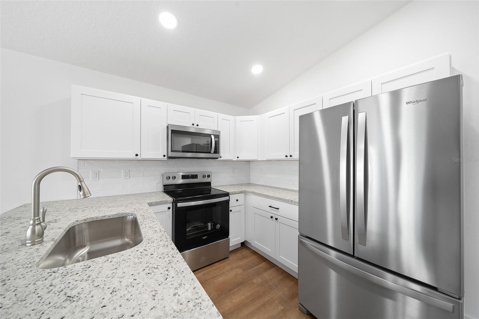 Image 7 of 24 For 3592 Arrowhead Avenue