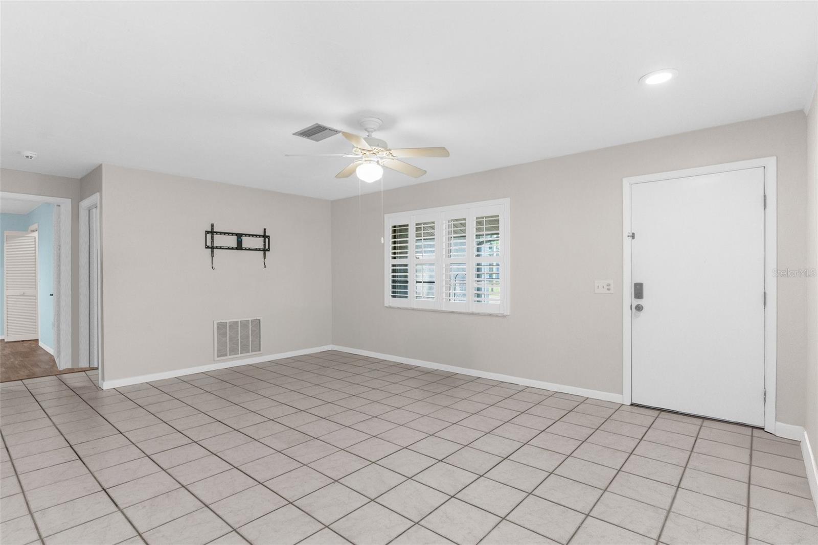 Image 4 of 28 For 8364 Eldridge Road