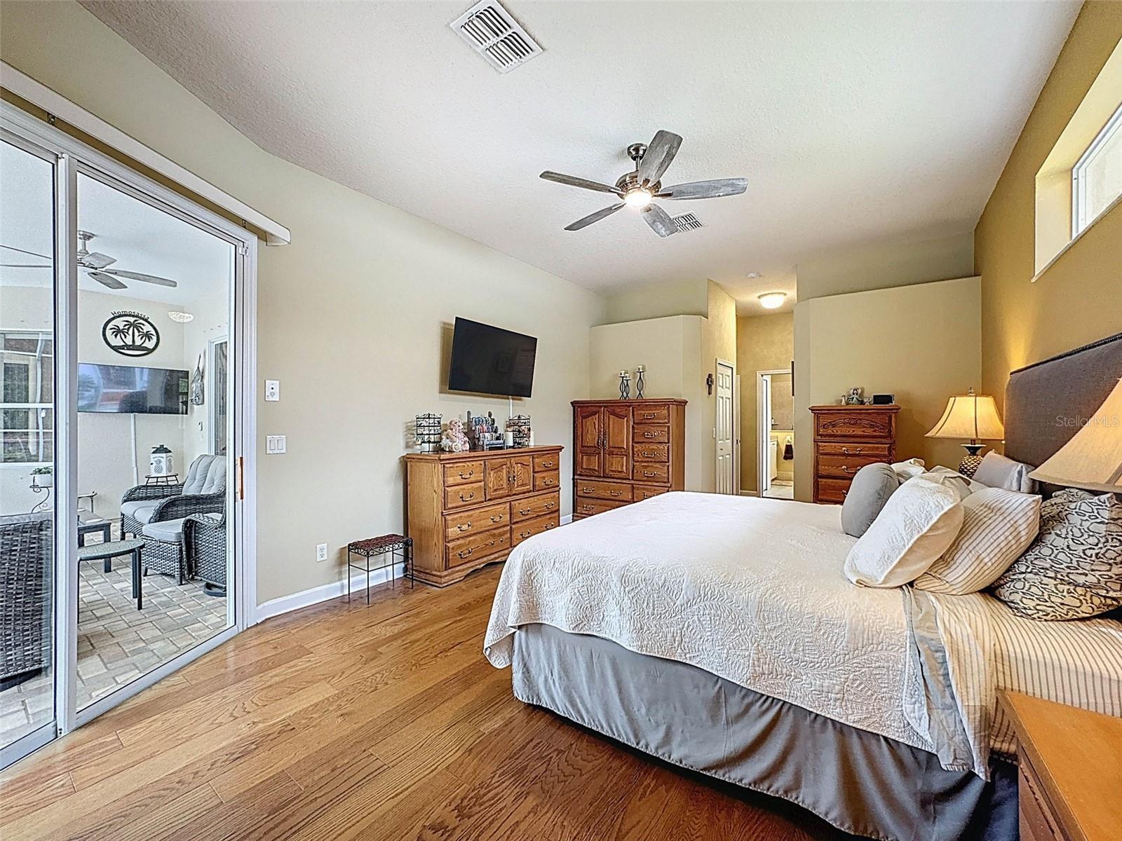 Image 26 of 65 For 184 Cypress Boulevard E