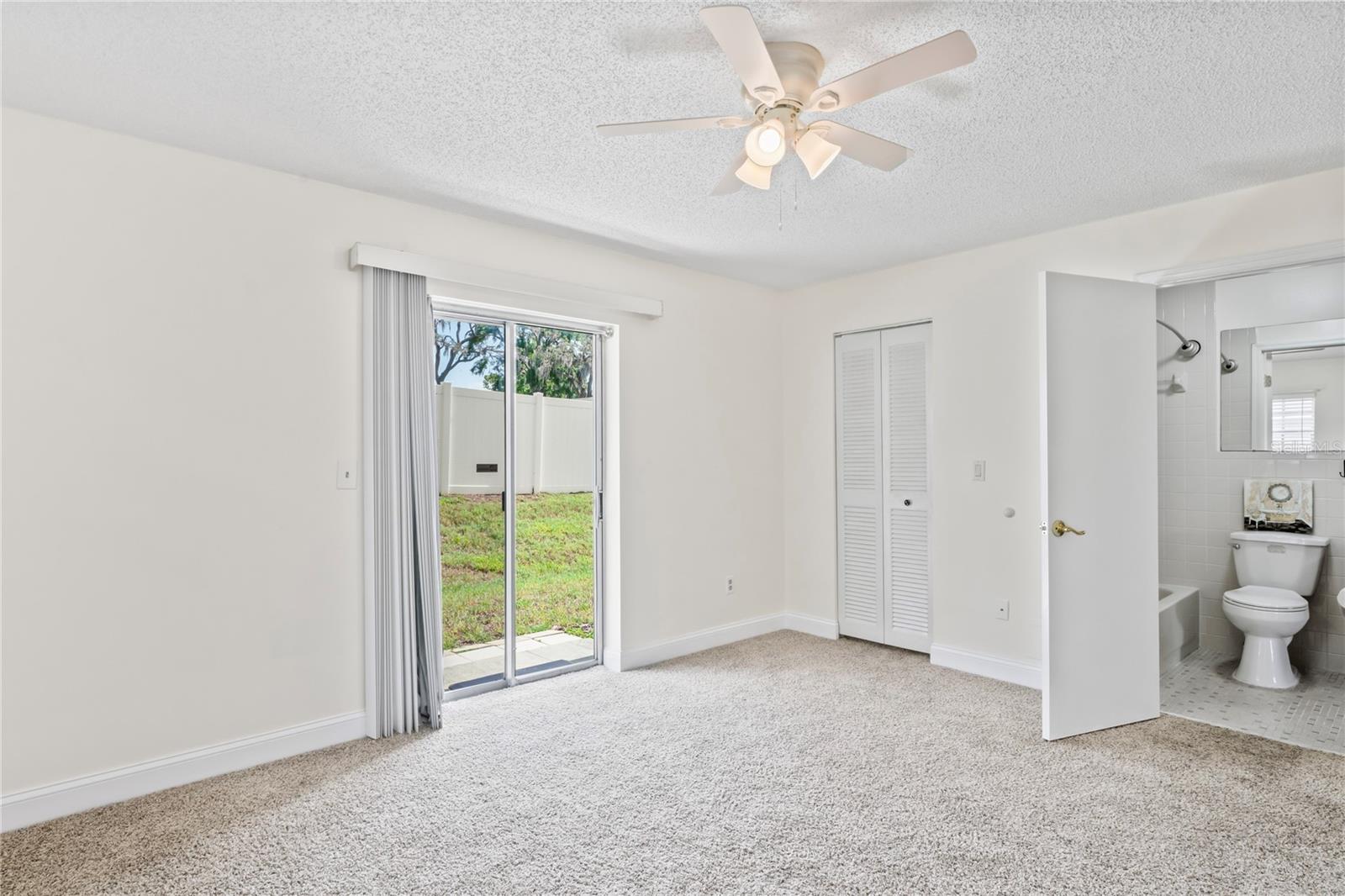 Listing photo id 23 for 6709 Devonshire Ln 10a