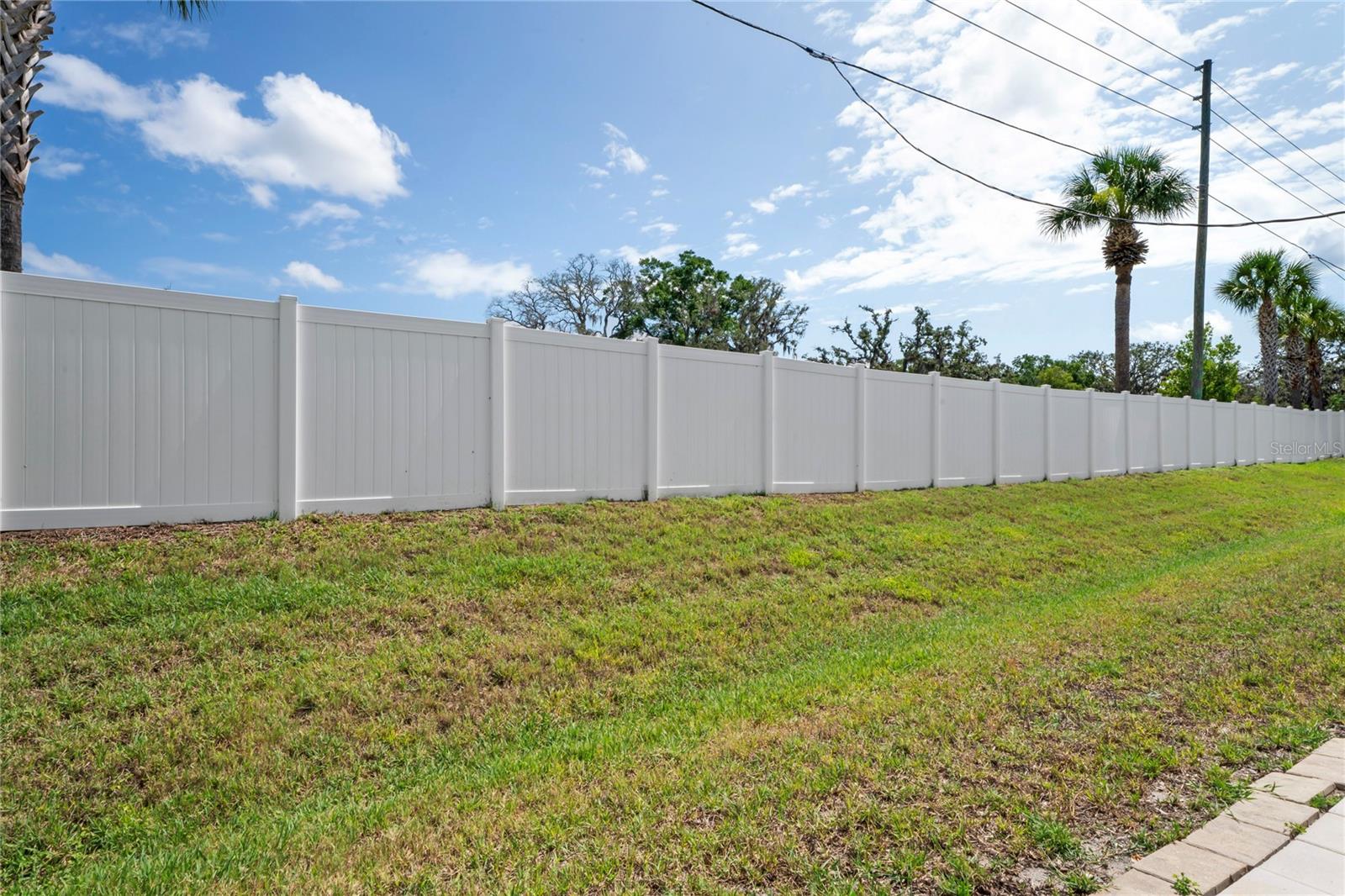 Listing photo id 28 for 6709 Devonshire Ln 10a