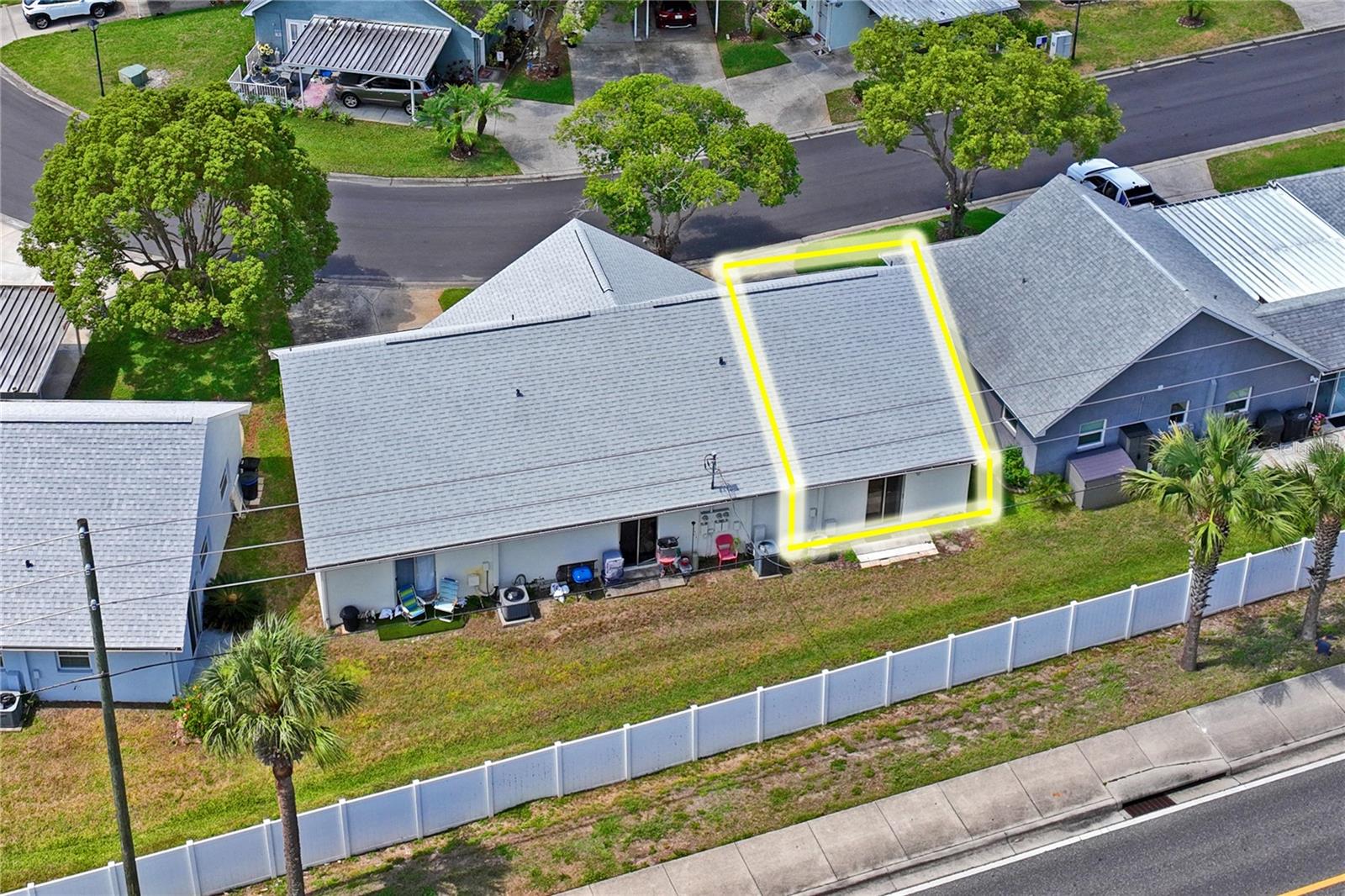 Listing photo id 32 for 6709 Devonshire Ln 10a