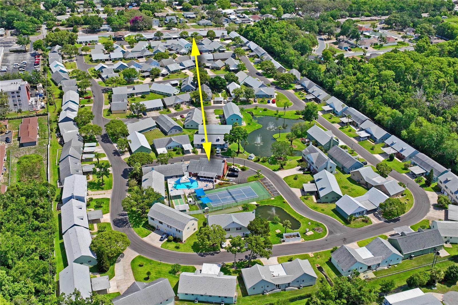 Listing photo id 36 for 6709 Devonshire Ln 10a