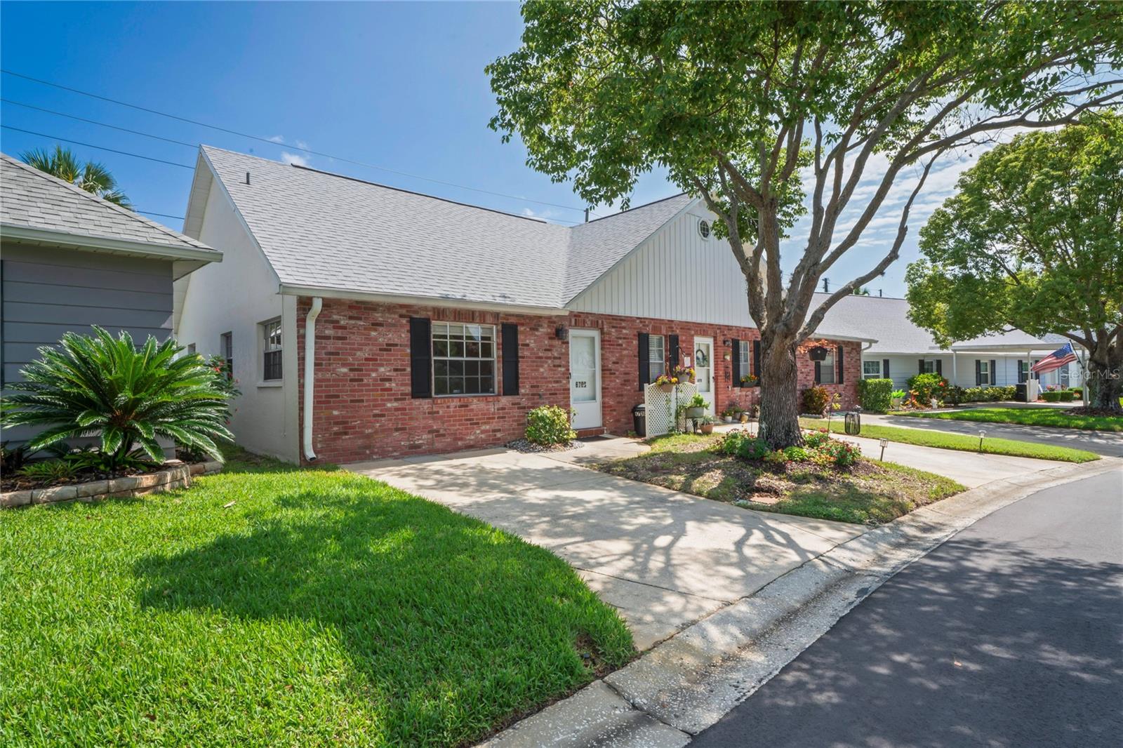 Listing photo id 51 for 6709 Devonshire Ln 10a
