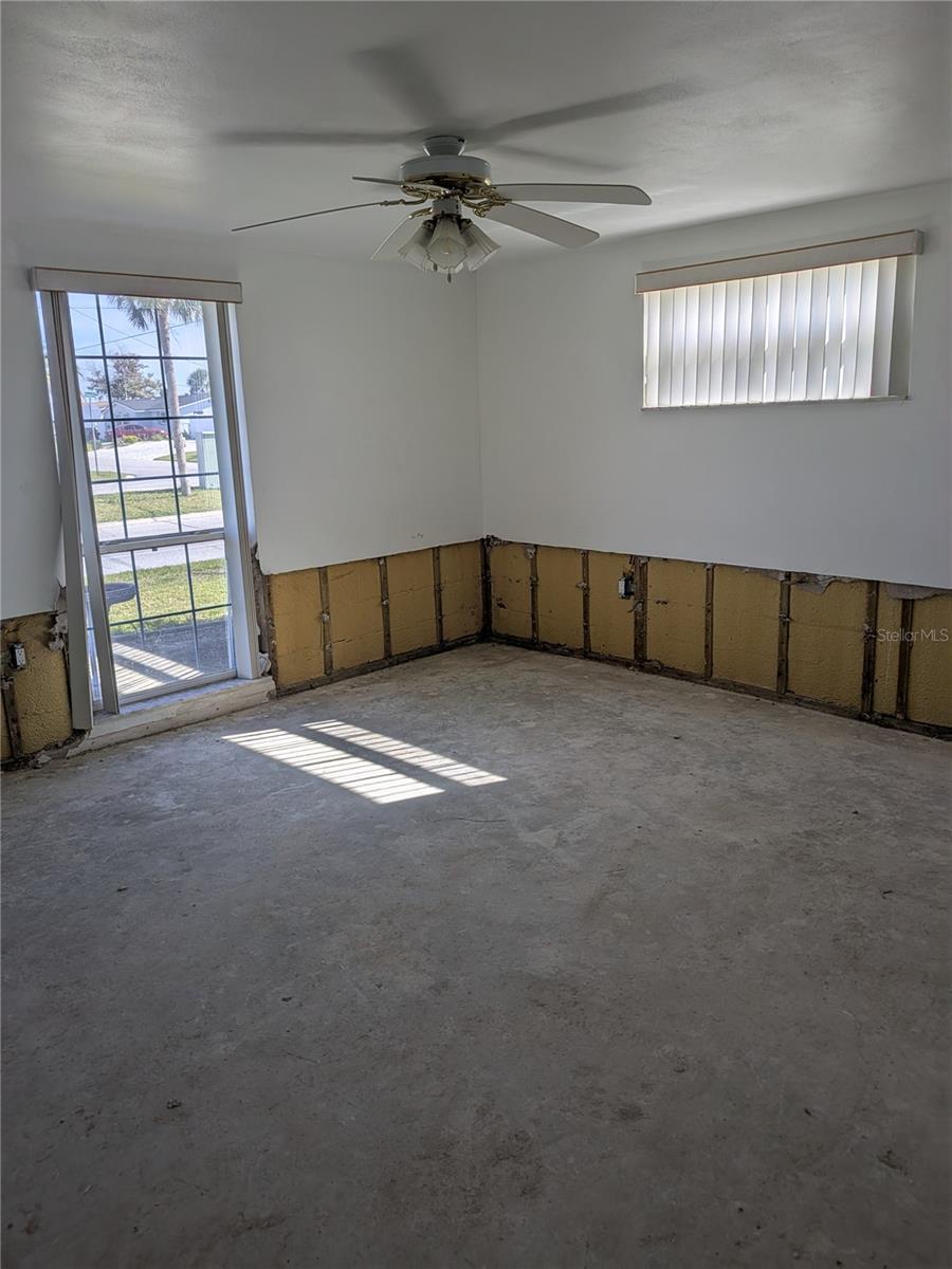 Image 5 of 23 For 6536 Beach Boulevard