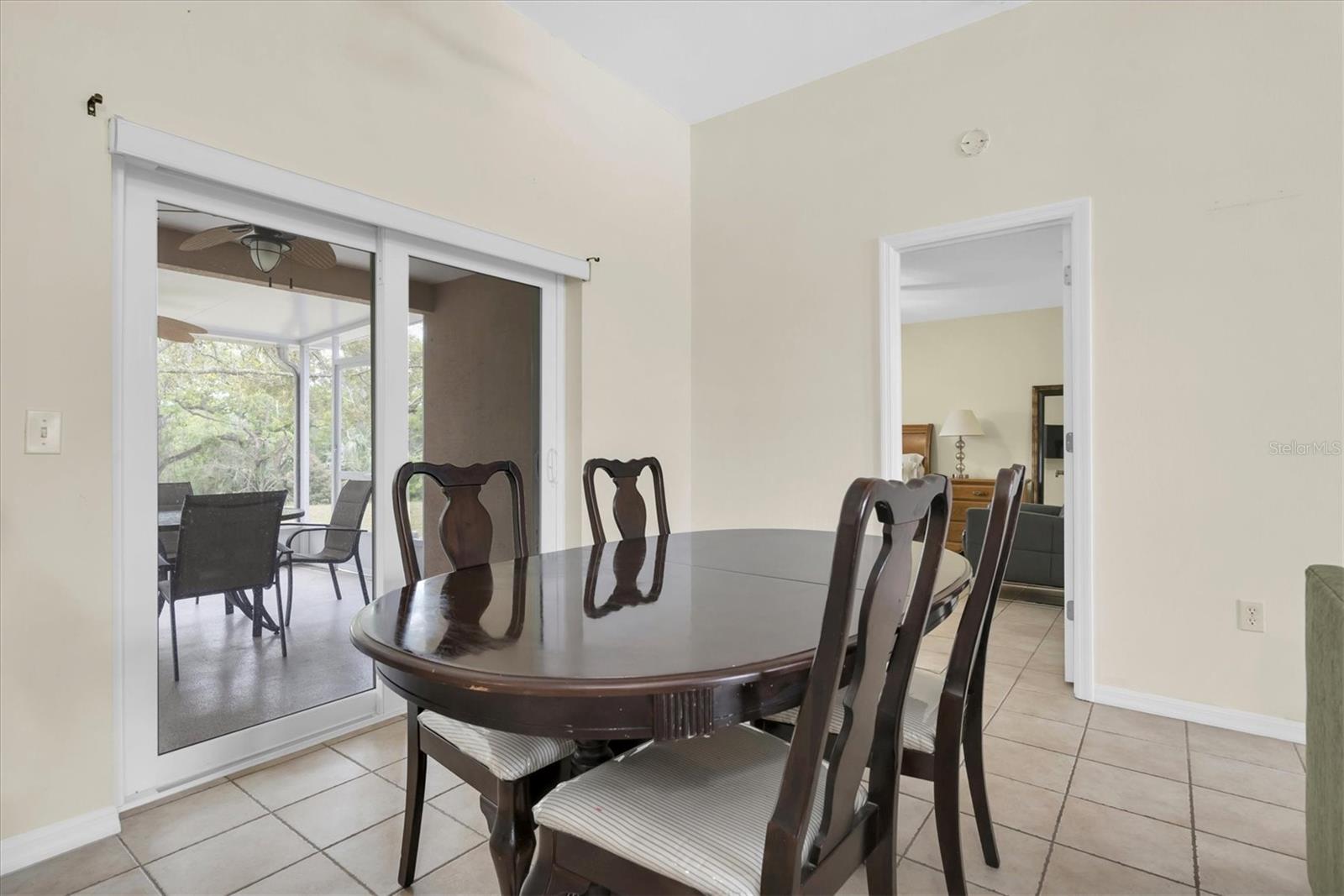 Image 11 of 30 For 9348 Villa Entrada