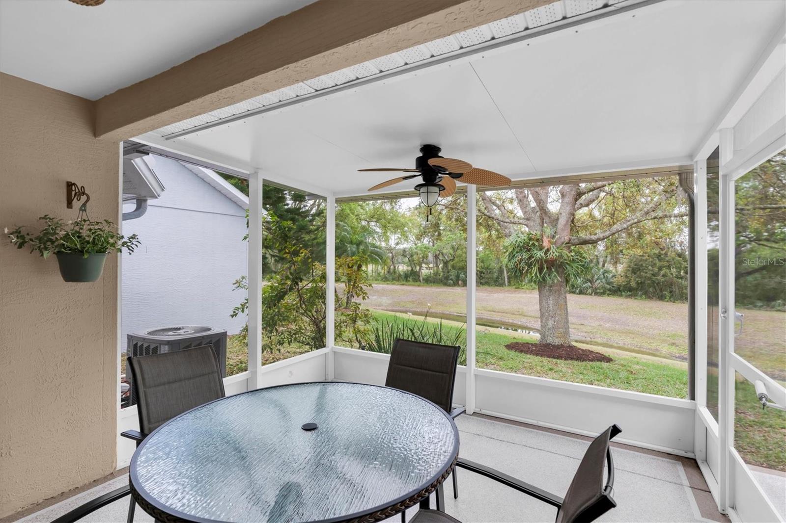 Image 21 of 30 For 9348 Villa Entrada