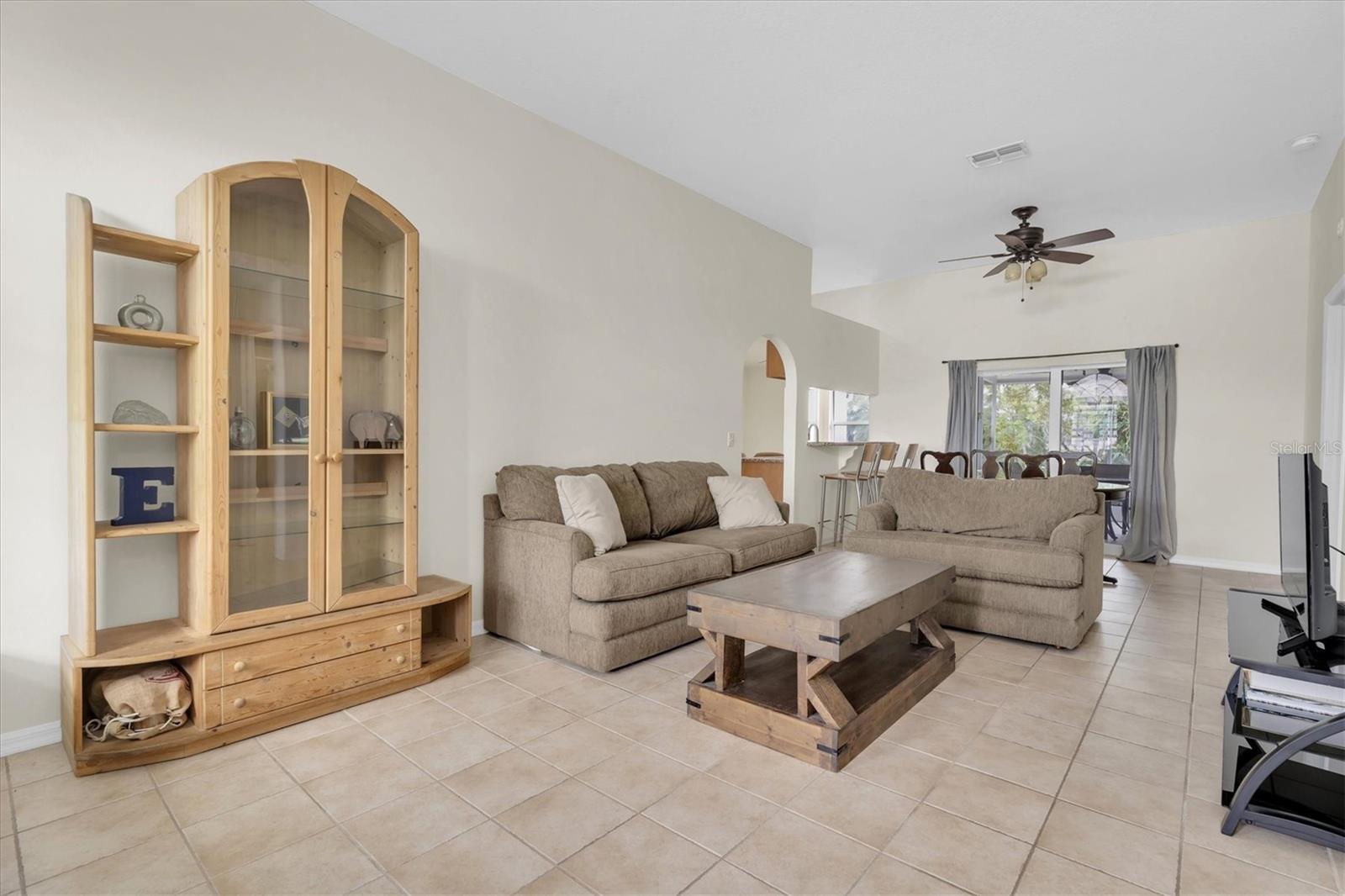 Image 4 of 30 For 9348 Villa Entrada