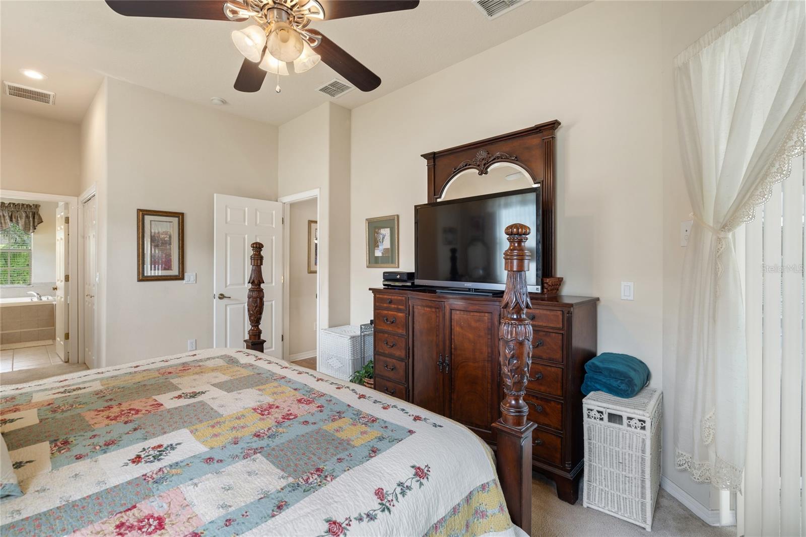 Image 11 of 49 For 7511 Melogold Circle