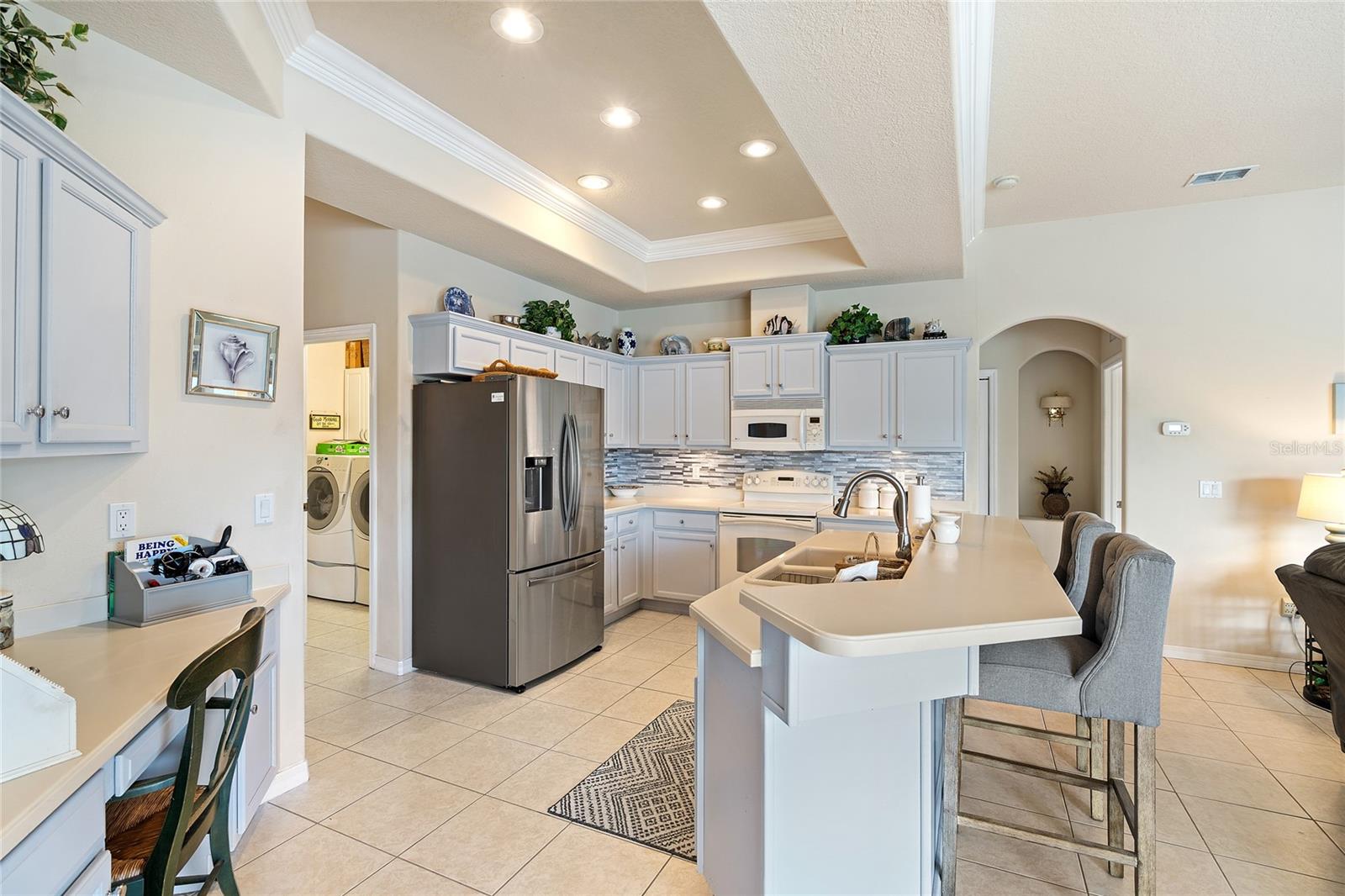 Image 17 of 49 For 7511 Melogold Circle