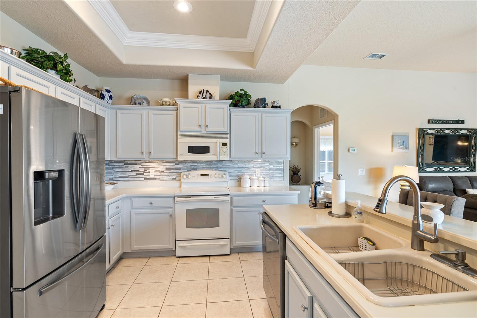 Image 18 of 49 For 7511 Melogold Circle
