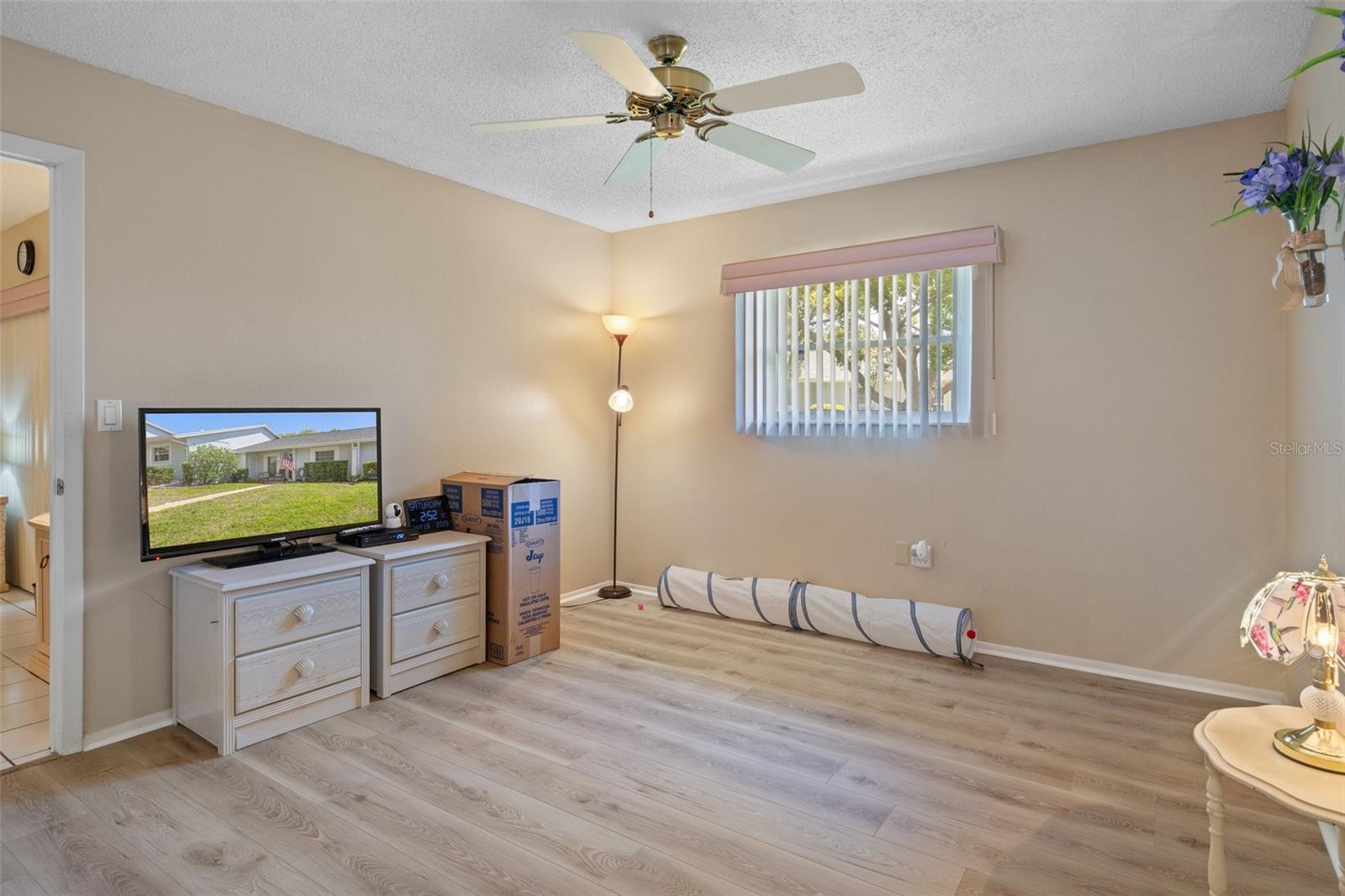 Image 15 of 32 For 12505 Dearborn Drive C