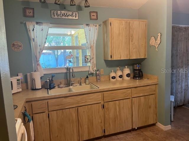 Image 8 of 25 For 1332 Inca Avenue