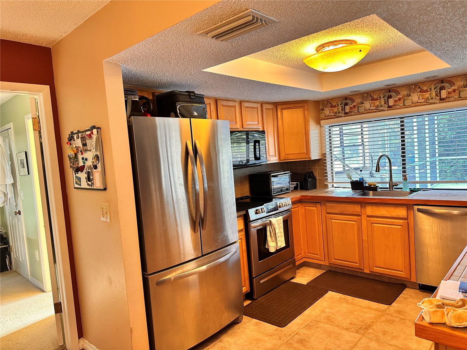 Listing photo id 2 for 2349 Holston Avenue