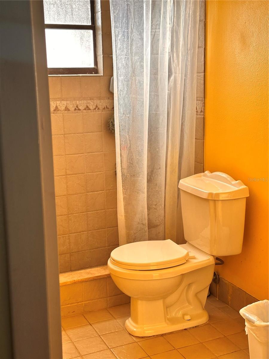 Listing photo id 4 for 2349 Holston Avenue