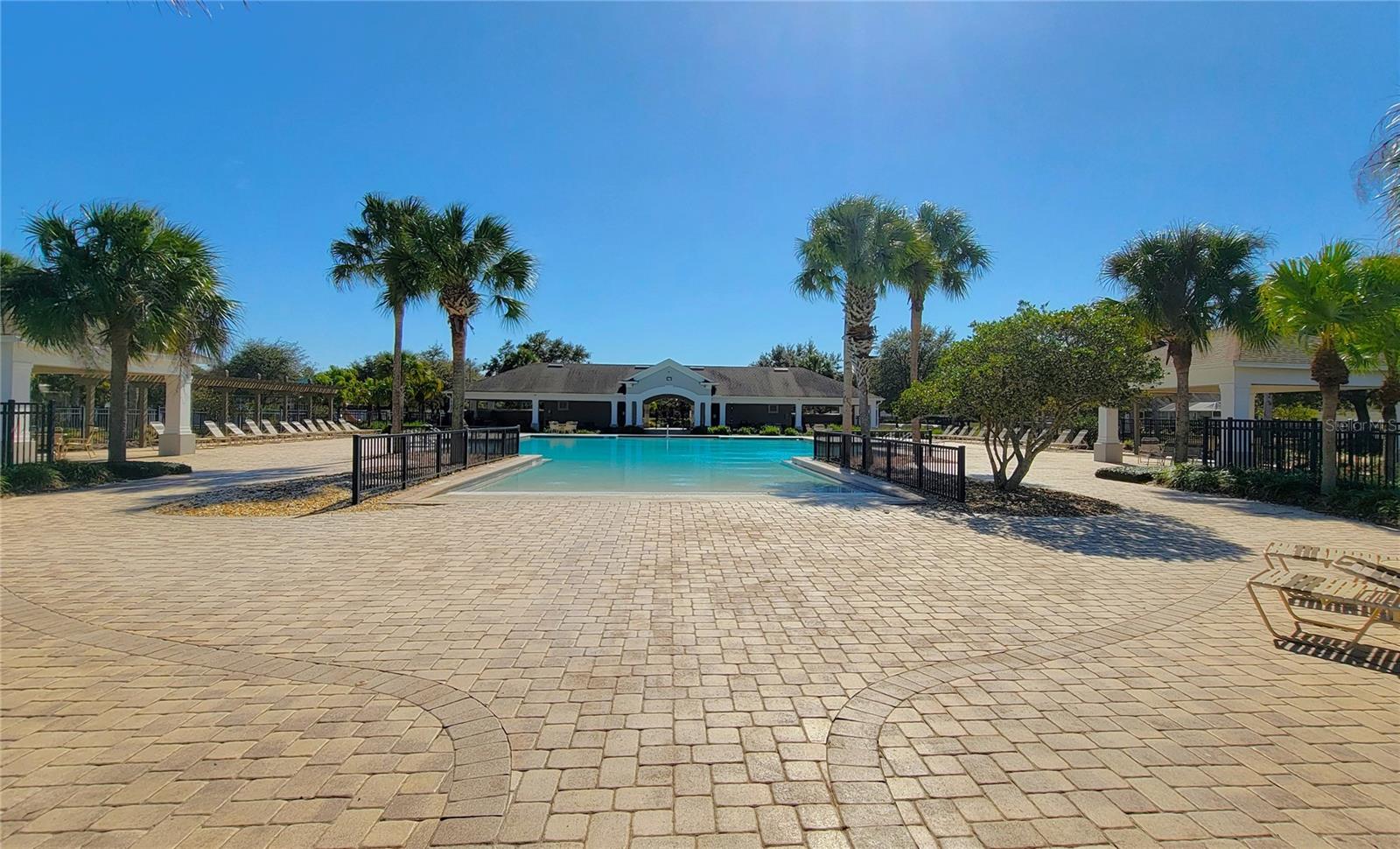 Listing photo id 40 for 14581 Wake Robin Drive